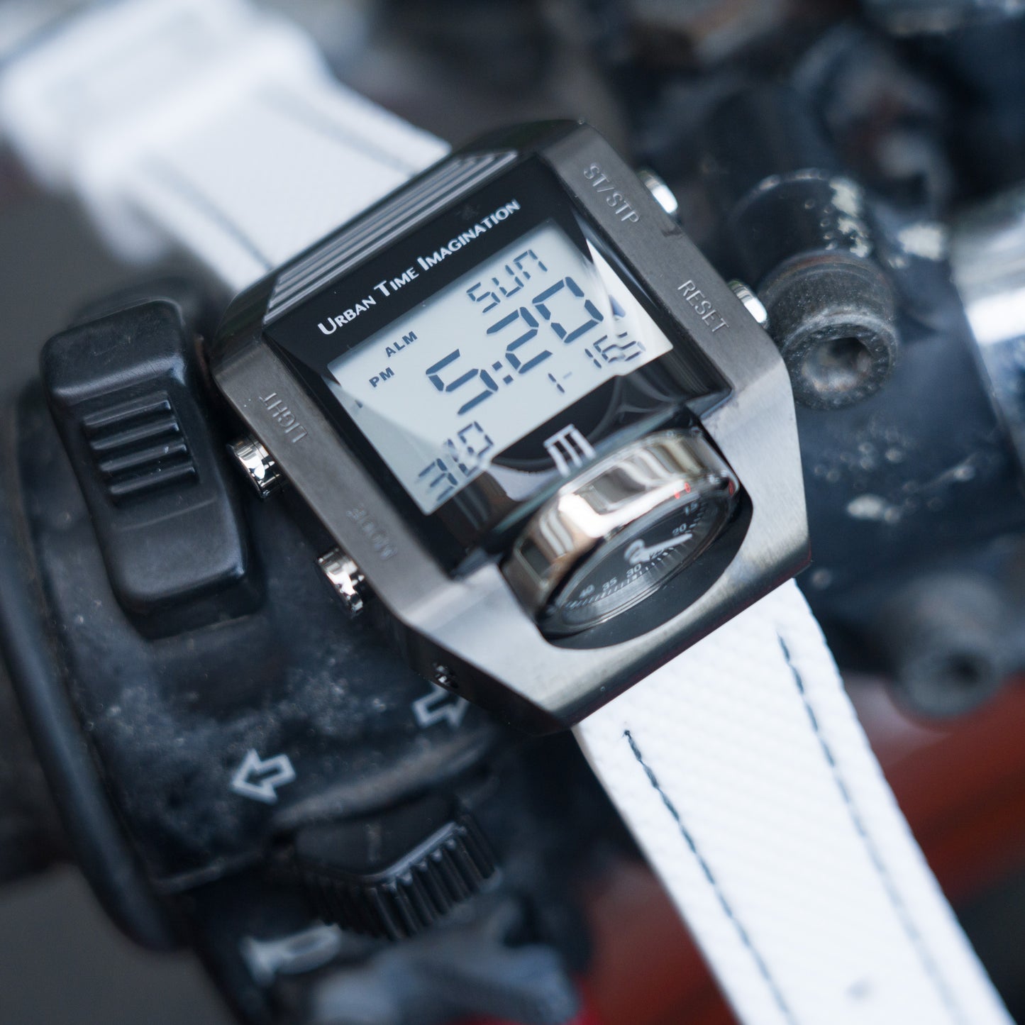 270 SERIES MONSOON GREY 003-7 - Urban Time Imagination