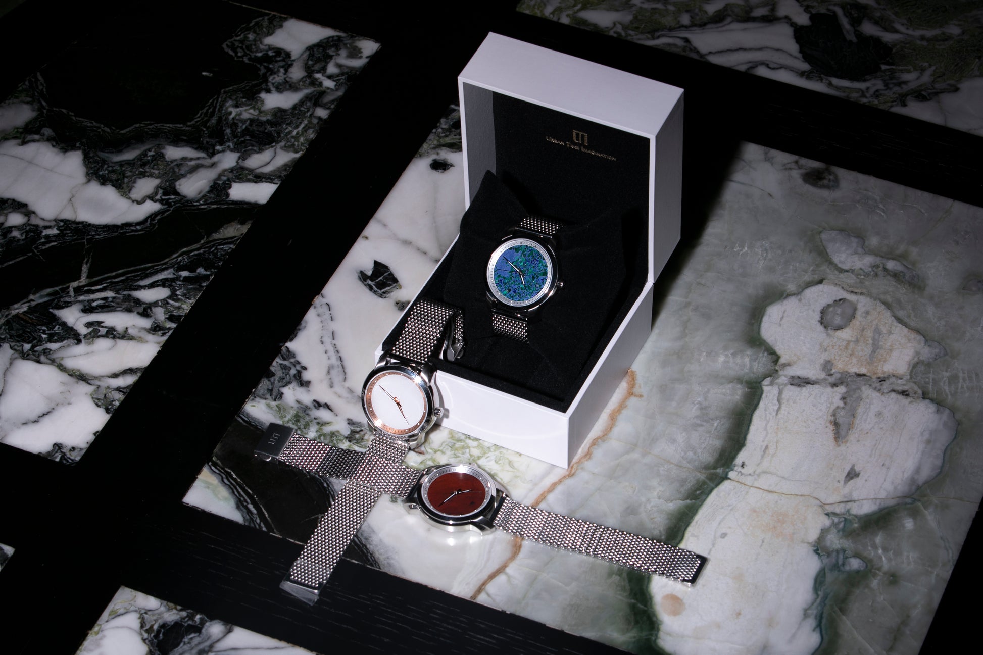 LEPIDOCROCITE SILVER WHITE - Urban Time Imagination